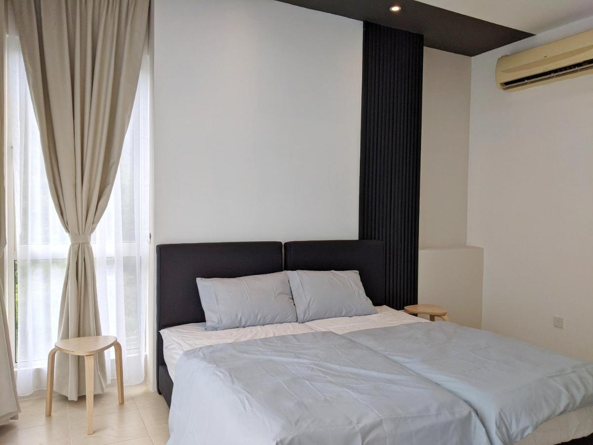 Santubong Suites B Just Like Home Damai Kuching Exterior foto