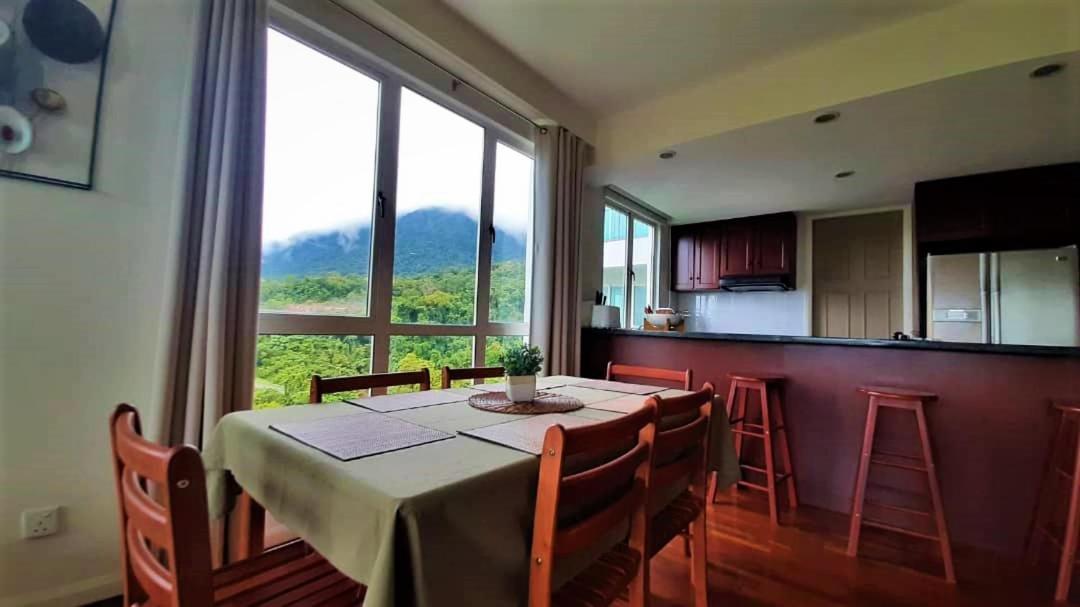 Santubong Suites B Just Like Home Damai Kuching Exterior foto