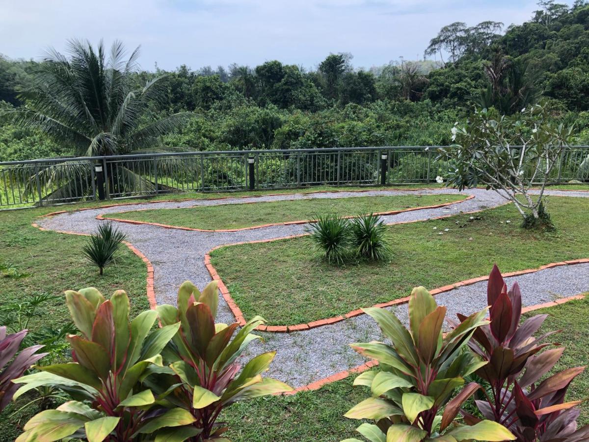 Santubong Suites B Just Like Home Damai Kuching Exterior foto